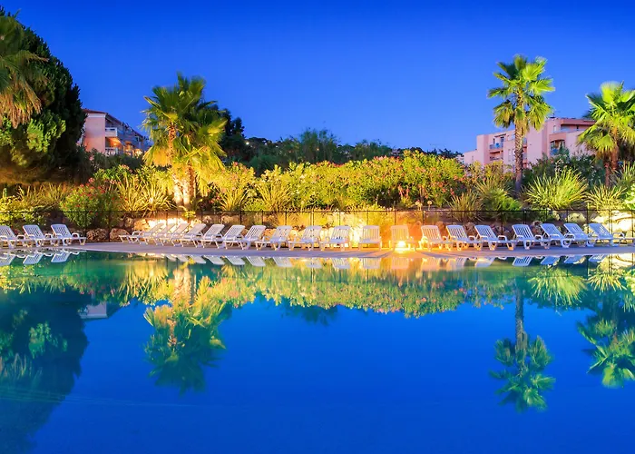 Club Le Capet Курортный комплекс 3*