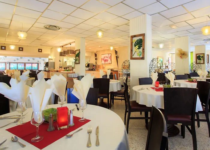 Курортный комплекс Club Le Capet 3*