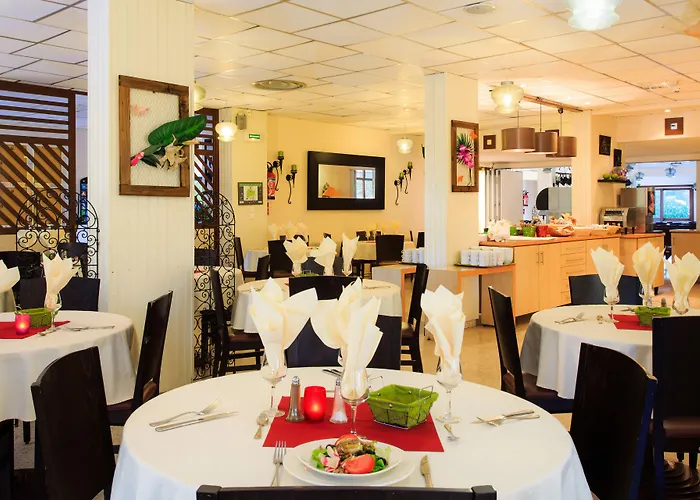 אתר נופש Club Le Capet 3*